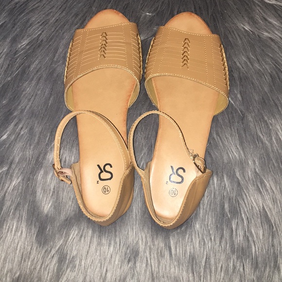 Shoes - Tan Sandals with Buckles